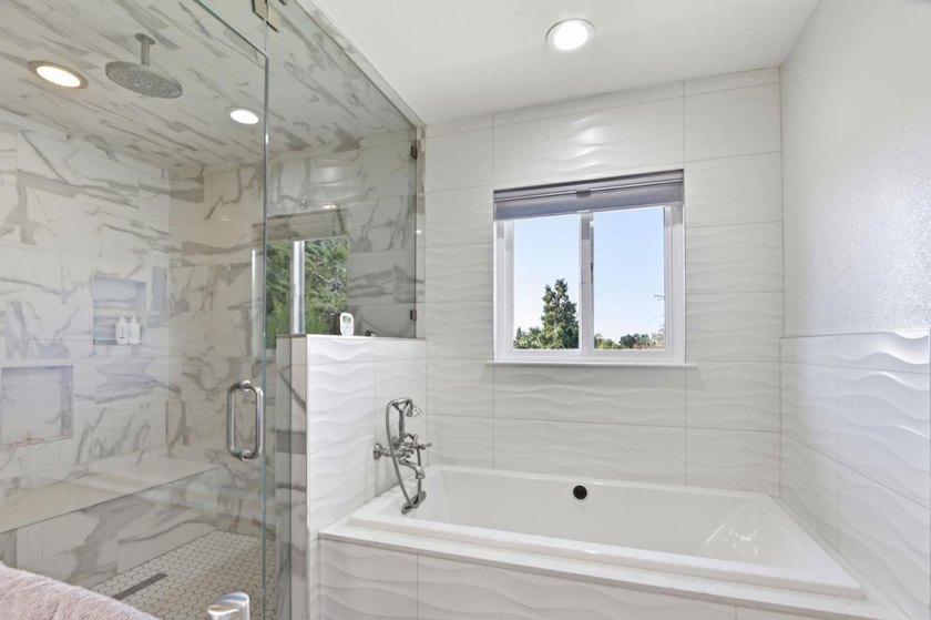 Nestled in Saratoga's highly coveted Golden Triangle, this - photo 24