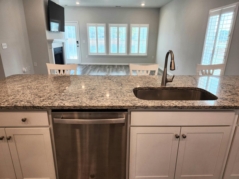 Price Improvement! Welcome to your dream home, this is the ONE - photo 26