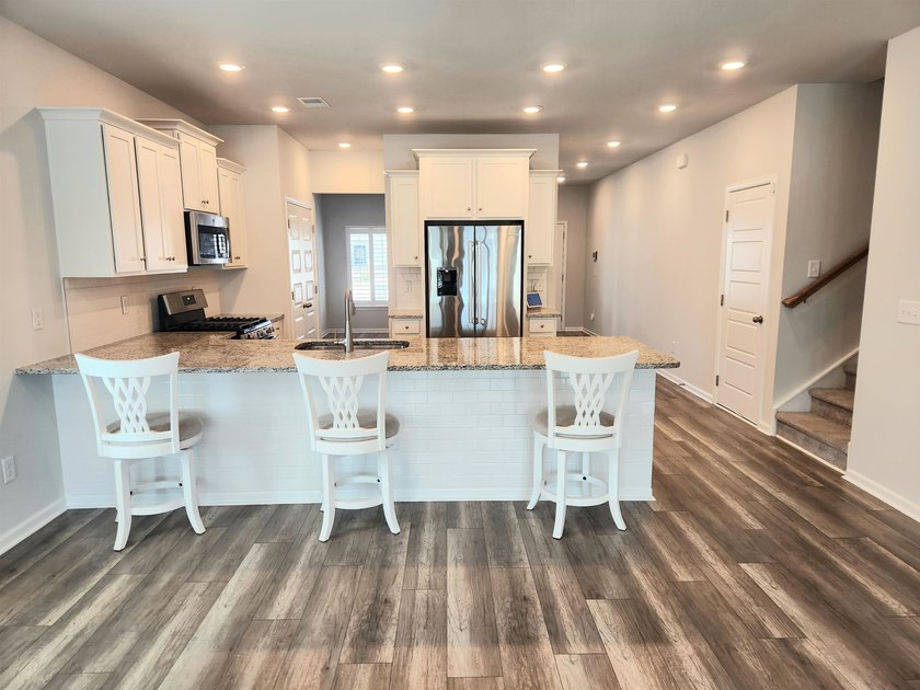 Price Improvement! Welcome to your dream home, this is the ONE - photo 27