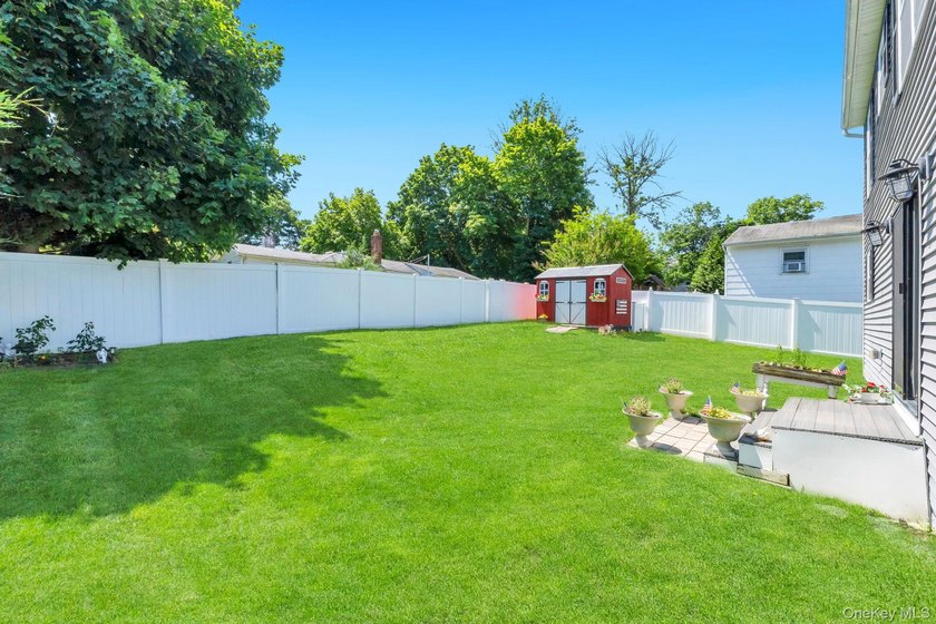 Nestled In The San Remo Section Of Kings Park, This Charming 3 - photo 34