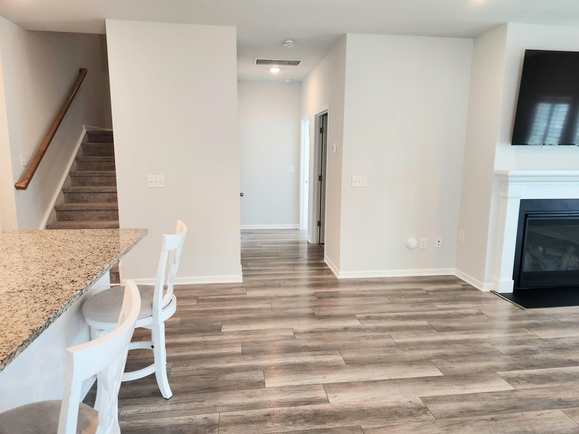 Price Improvement! Welcome to your dream home, this is the ONE - photo 37