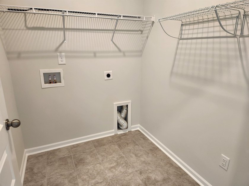 Price Improvement! Welcome to your dream home, this is the ONE - photo 39