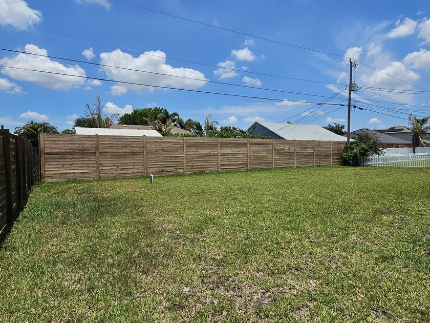 Welcome home to this well-maintained 3 B/R, 2 BA with a 2 car - photo 3