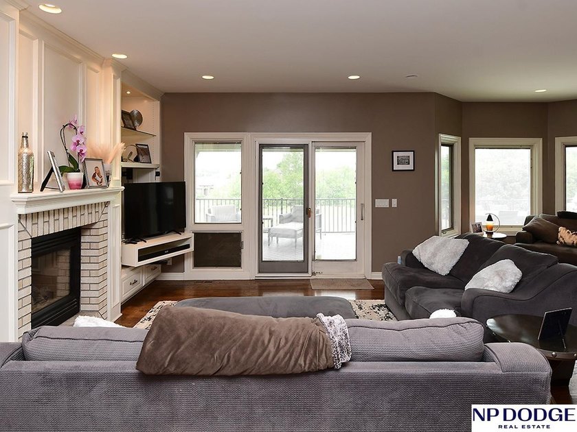 *Open House Sunday 19th 1PM-3PM*Stunning executive brick-front 1 - photo 12