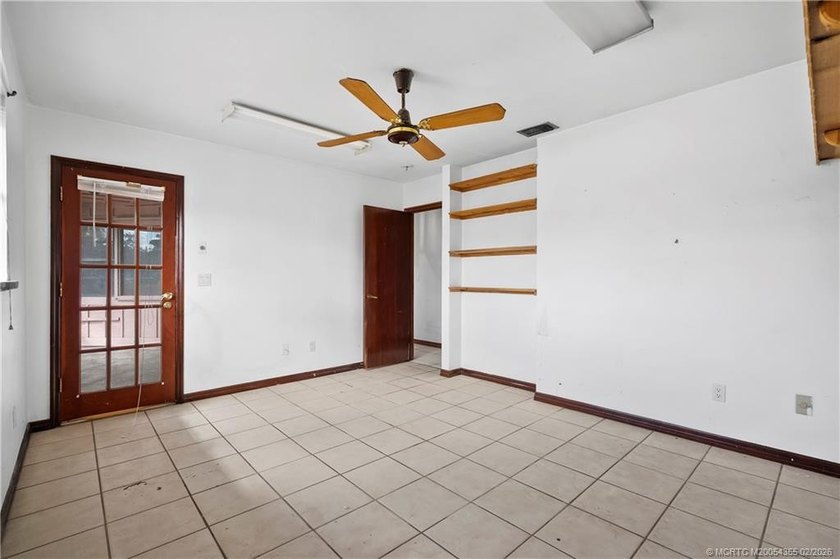 Opportunity knocks! With 2,365 SF, this 4BR, 2-bath, 2 CG pool - photo 25