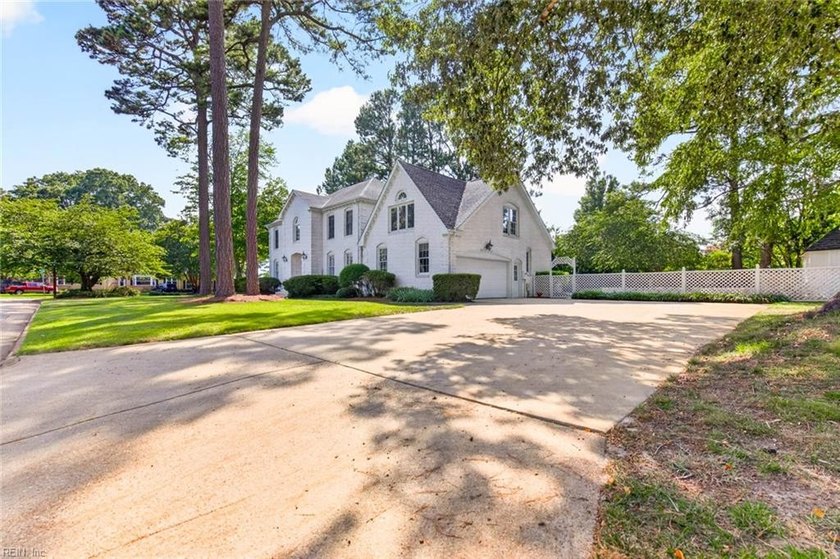 Location, lifestyle, and timeless elegance! Welcome to Quail - photo 4