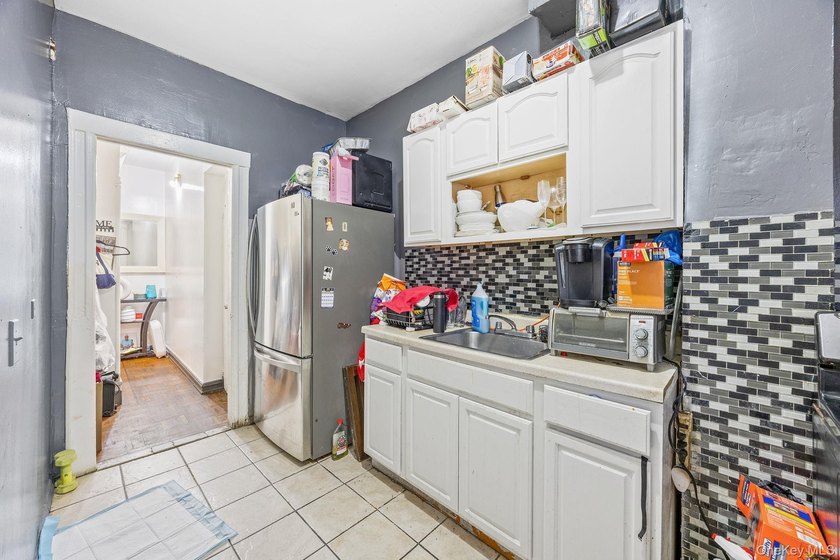 Welcome to this well-maintained single-family home in the heart - photo 7