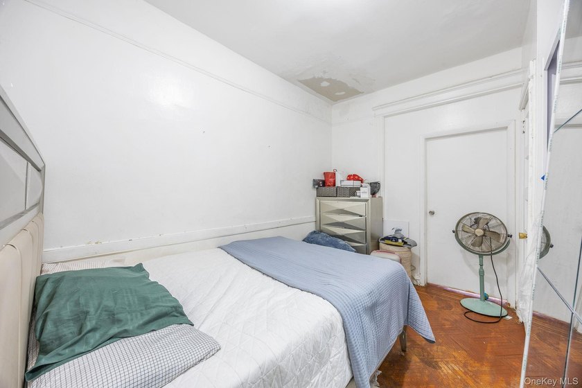 Welcome to this well-maintained single-family home in the heart - photo 9