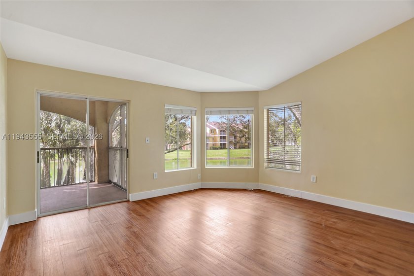 Updated spacious 2/2 with newer appliances including A/C. 2nd - photo 5
