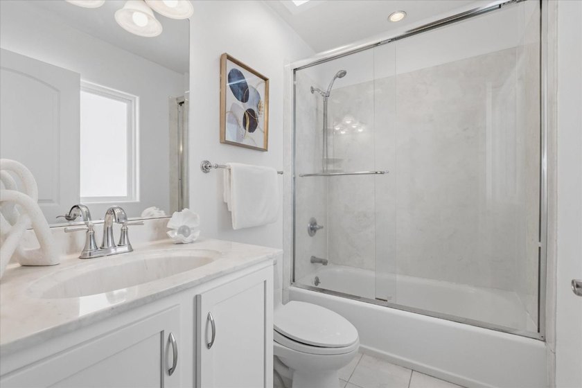 OPEN HOUSE SAT/SUN Corner END Unit with Back Yard, Located in - photo 21