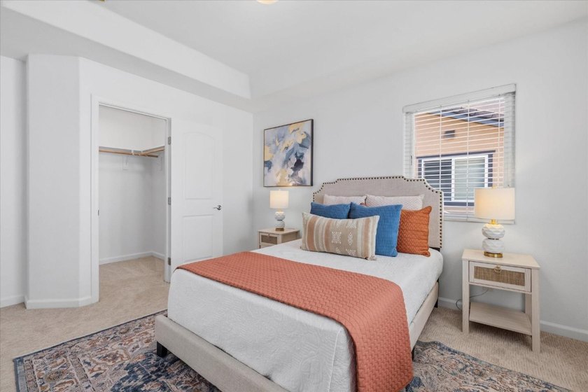 OPEN HOUSE SAT/SUN Corner END Unit with Back Yard, Located in - photo 23
