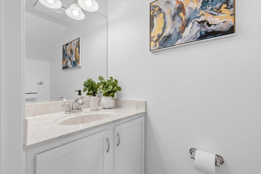 OPEN HOUSE SAT/SUN Corner END Unit with Back Yard, Located in - photo 26