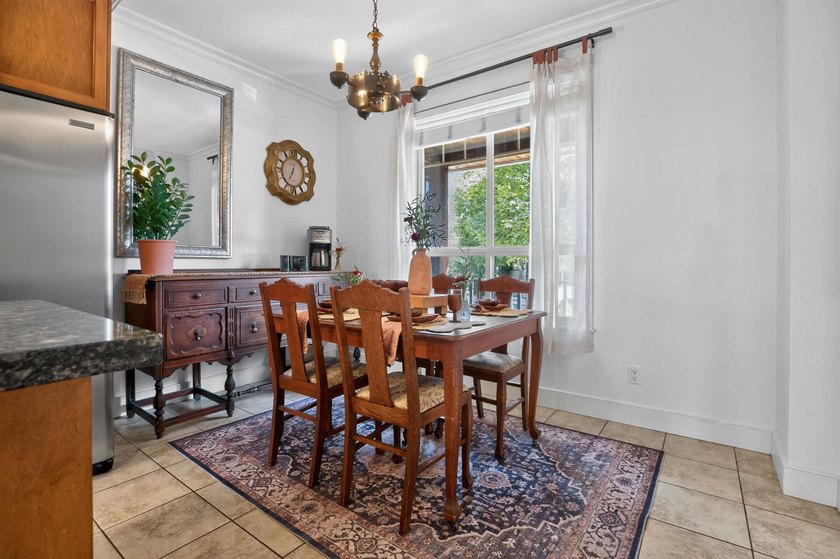 Fabulous 3400 sq ft home in Clayton Heights! Kitchen boasts - photo 4