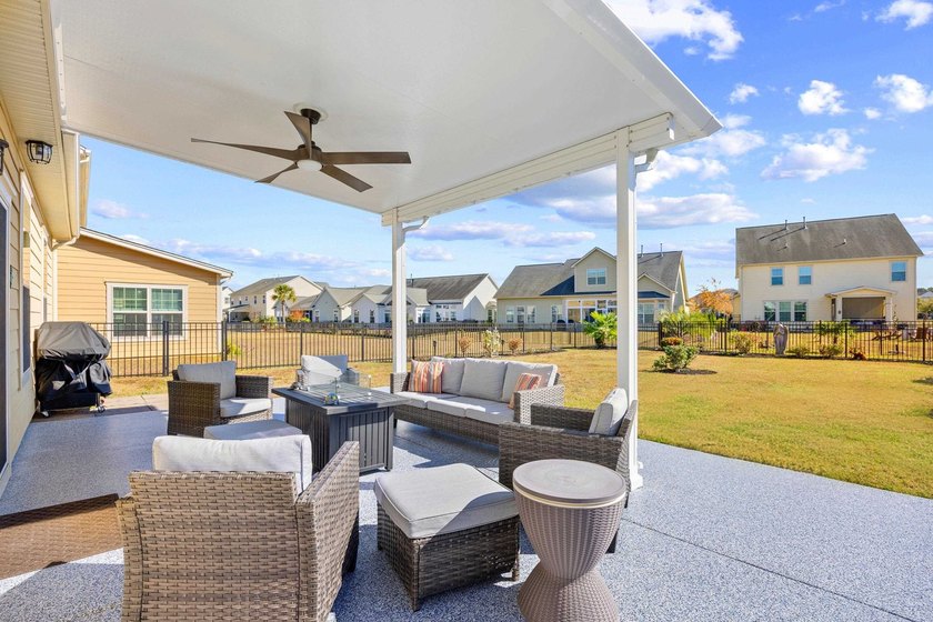 Welcome to paradise! This lovely home in The Highlands at - photo 11
