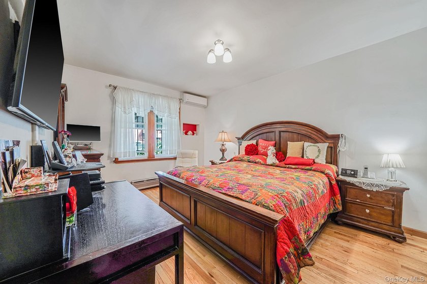 Step into your new home - a beautifully maintained home in the - photo 13