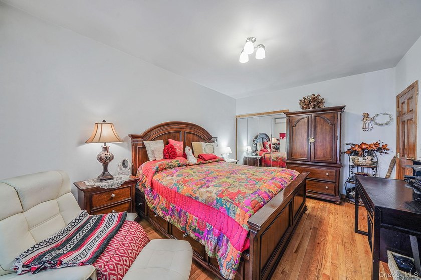 Step into your new home - a beautifully maintained home in the - photo 14