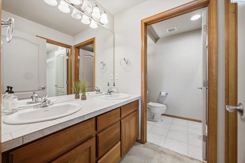 MLS# 294360 Welcome home to the Condos at Canyon Lakes. This - photo 19