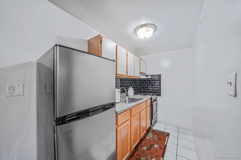 Step into your new home - a beautifully maintained home in the - photo 21