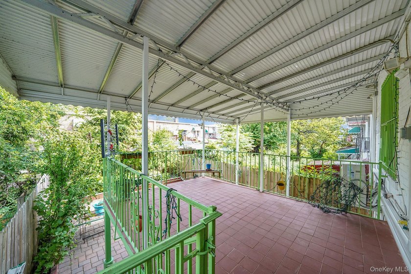 Step into your new home - a beautifully maintained home in the - photo 27