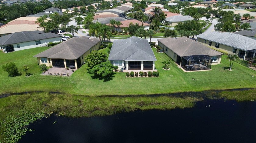 Step into a home designed to impress and built for unforgettable - photo 3