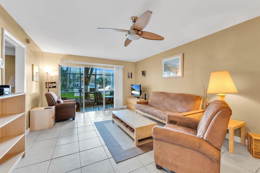 Gorgeous and Spacious 1 Bedroom/1 Bathroom Condo. This - photo 8