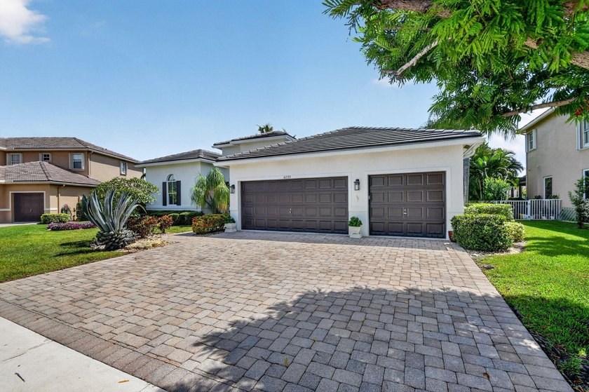 Welcome to your lakefront paradise in highly sought-after - photo 3
