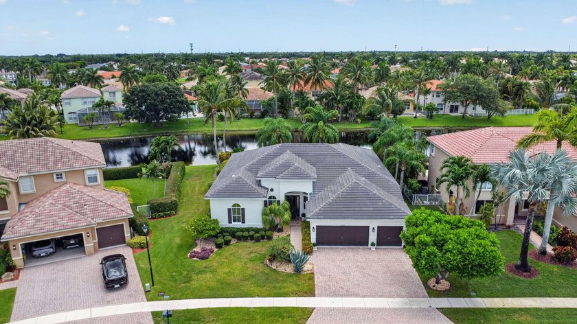 Welcome to your lakefront paradise in highly sought-after - photo 4