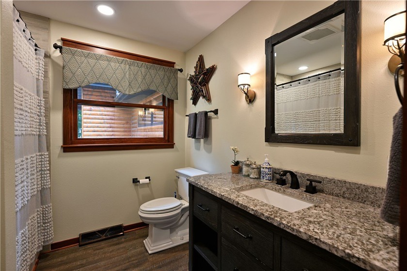 Exquisite lakefront estate on Victory Heights showcasing 240 - photo 14