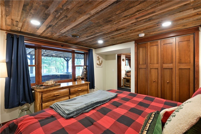 Exquisite lakefront estate on Victory Heights showcasing 240 - photo 32