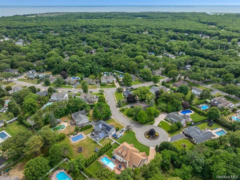 Nestled on a quiet cul-de-sac in the exclusive hamlet of Great - photo 37