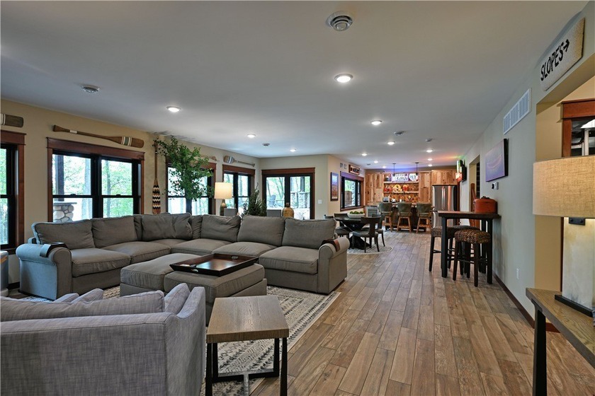 Exquisite lakefront estate on Victory Heights showcasing 240 - photo 37