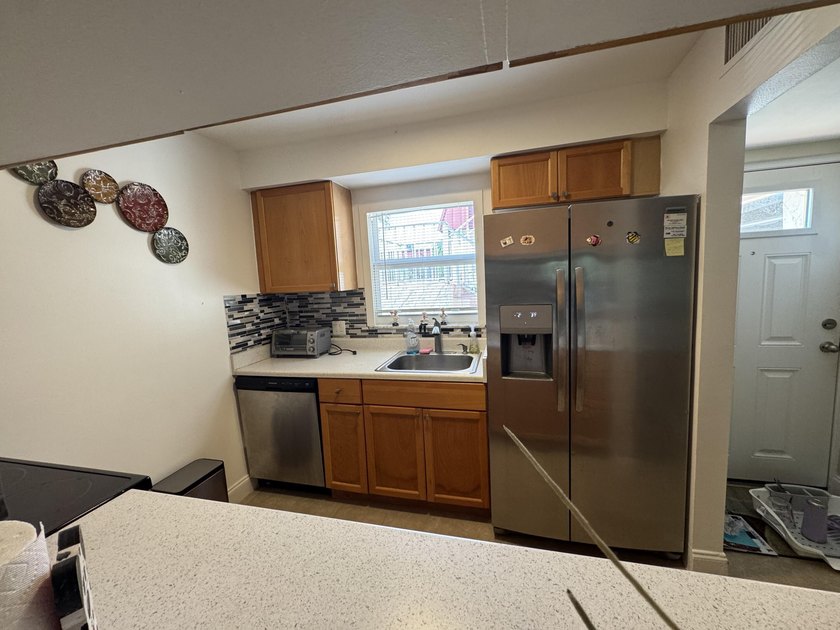 Welcome to this two-bedroom, two-bathroom condominium in - photo 5