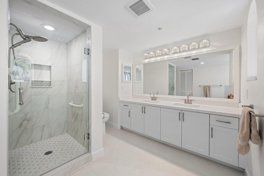Rarely available 4-bedroom, 3-bath townhouse in Jupiter Harbour - photo 15