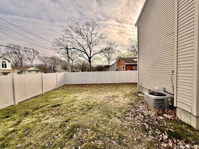 Lovely Renovated Colonial in Shirley !! Make this Home Your Own! - photo 23