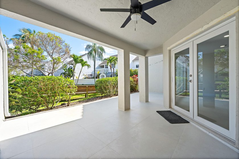 Rarely available 4-bedroom, 3-bath townhouse in Jupiter Harbour - photo 25