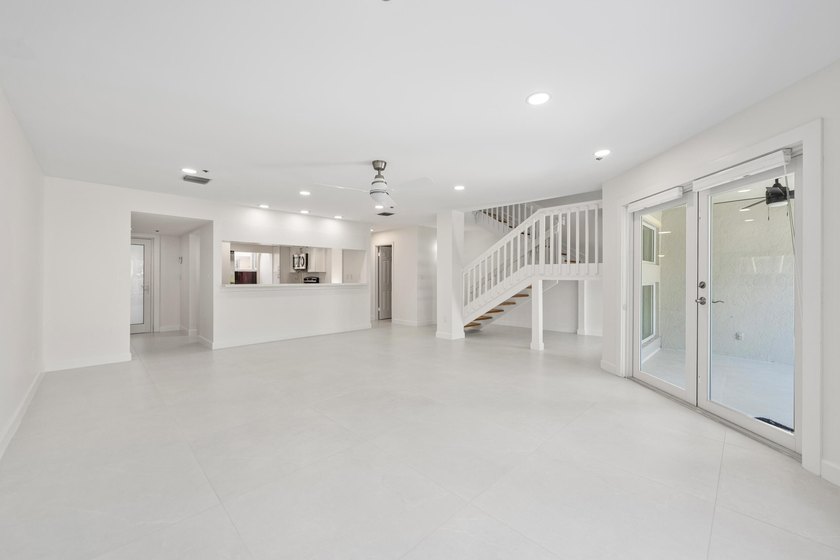 Rarely available 4-bedroom, 3-bath townhouse in Jupiter Harbour - photo 32