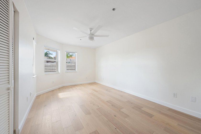 Rarely available 4-bedroom, 3-bath townhouse in Jupiter Harbour - photo 34