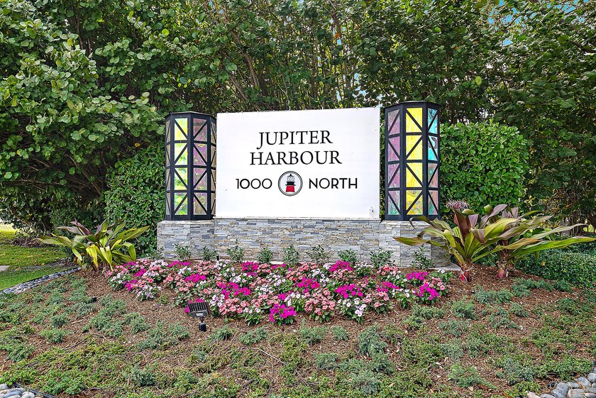 Rarely available 4-bedroom, 3-bath townhouse in Jupiter Harbour - photo 42