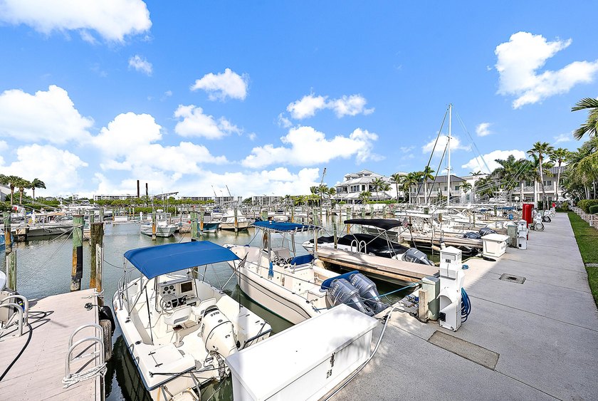 Rarely available 4-bedroom, 3-bath townhouse in Jupiter Harbour - photo 45