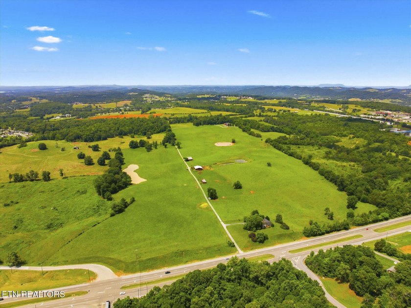 PRIME COMMERCIAL DEVELOPMENT OPPORTUNITY - HISTORIC DANDRIDGE - photo 2