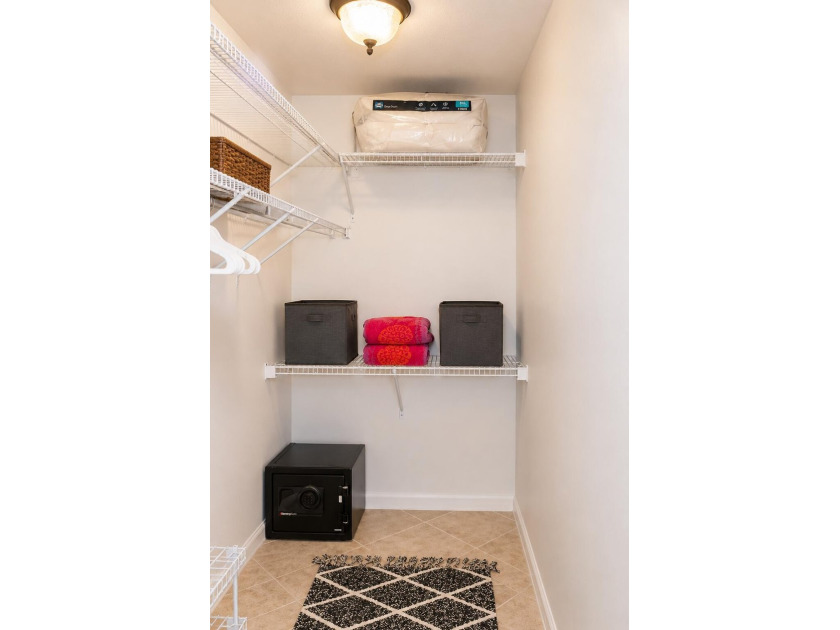 Move right into this beautifully updated 2-bedroom, 2-bathroom - photo 11