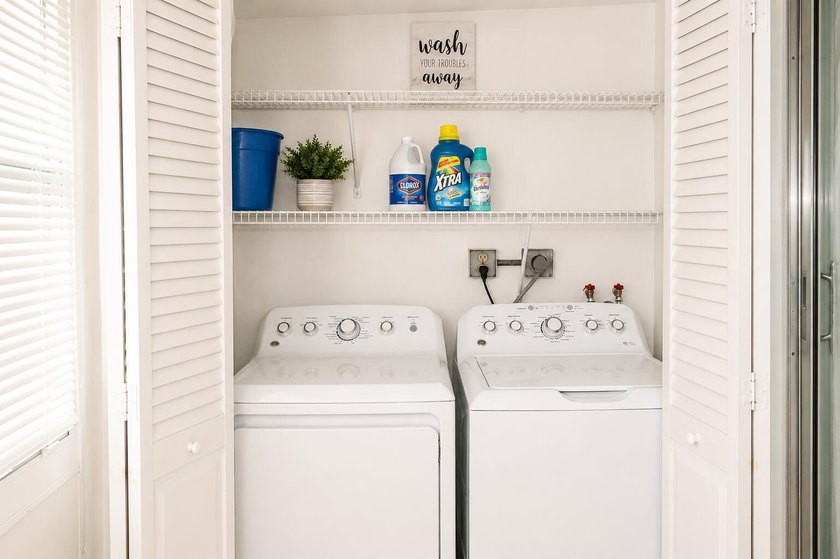 Move right into this beautifully updated 2-bedroom, 2-bathroom - photo 15
