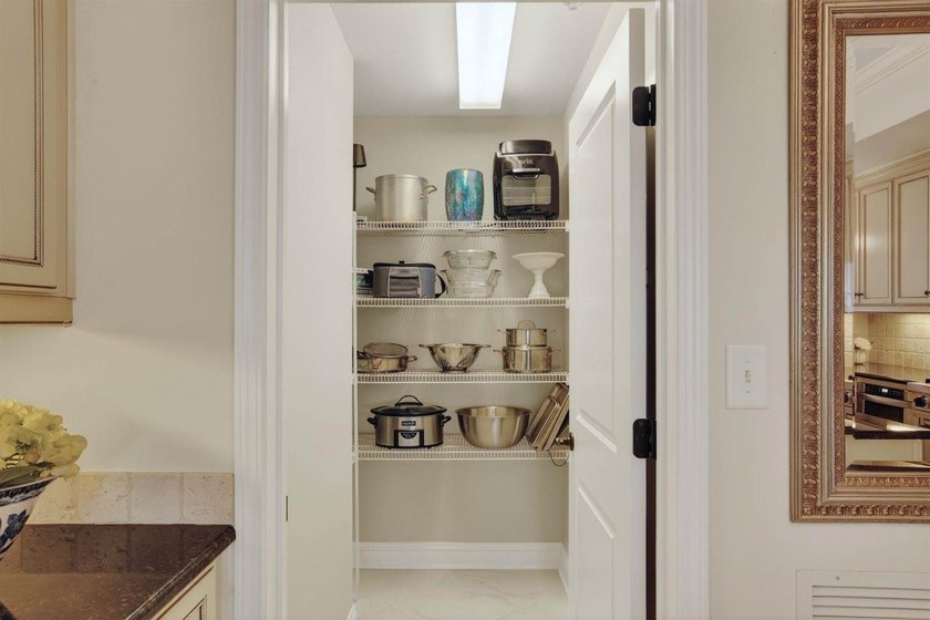 For the buyer who appreciates a setting that can't be replicated - photo 34