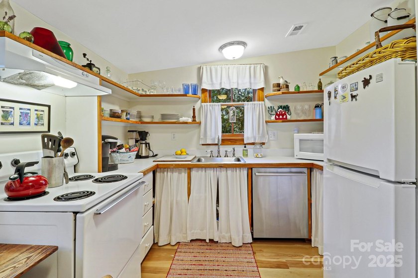 131 Pritchard Street, located in the historic heart of Bluffton - photo 39