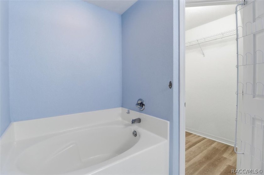 Beautifully updated, this 4-bedroom plus office pool home is - photo 27