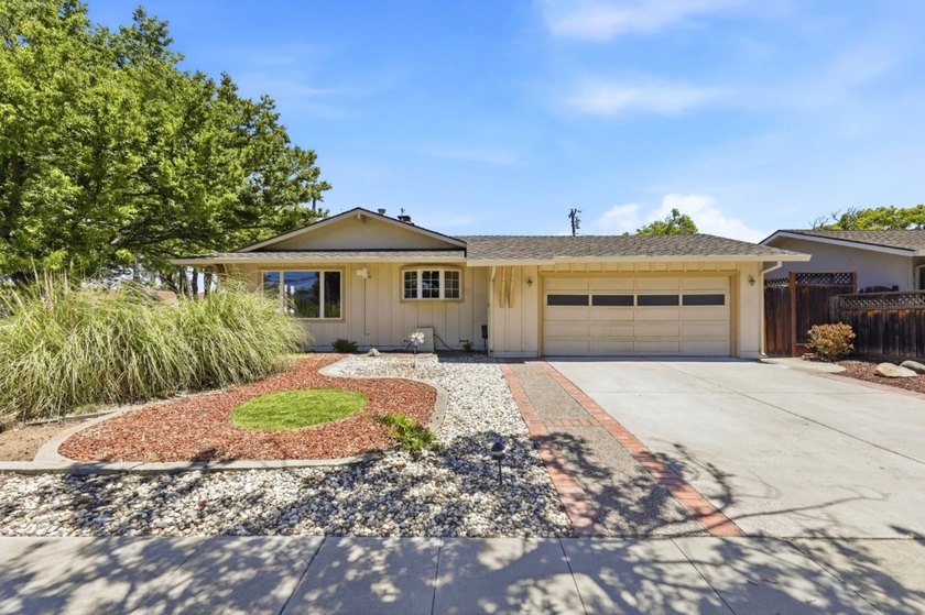 Location, Location, Location! Set on a generous sized corner lot - photo 35