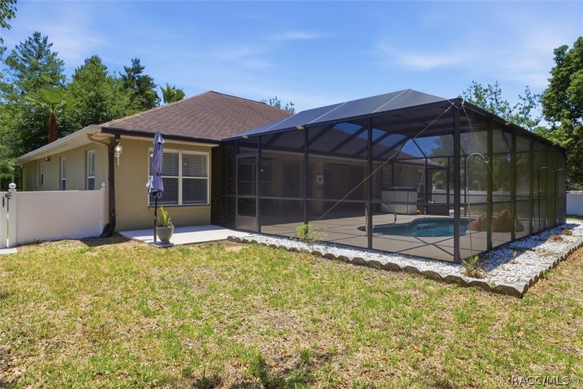 Beautifully updated, this 4-bedroom plus office pool home is - photo 42