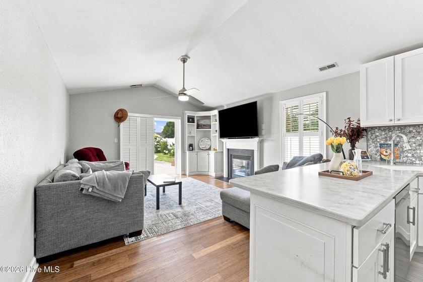 Welcome to this absolutely stunning 3-bedroom, 2-bath home in - photo 12