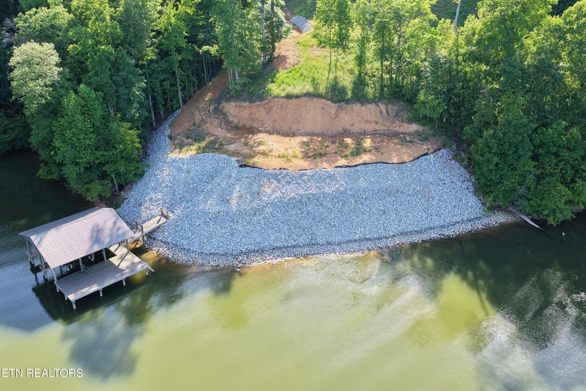 Rare opportunity for premium main channel waterfront lot with - photo 3