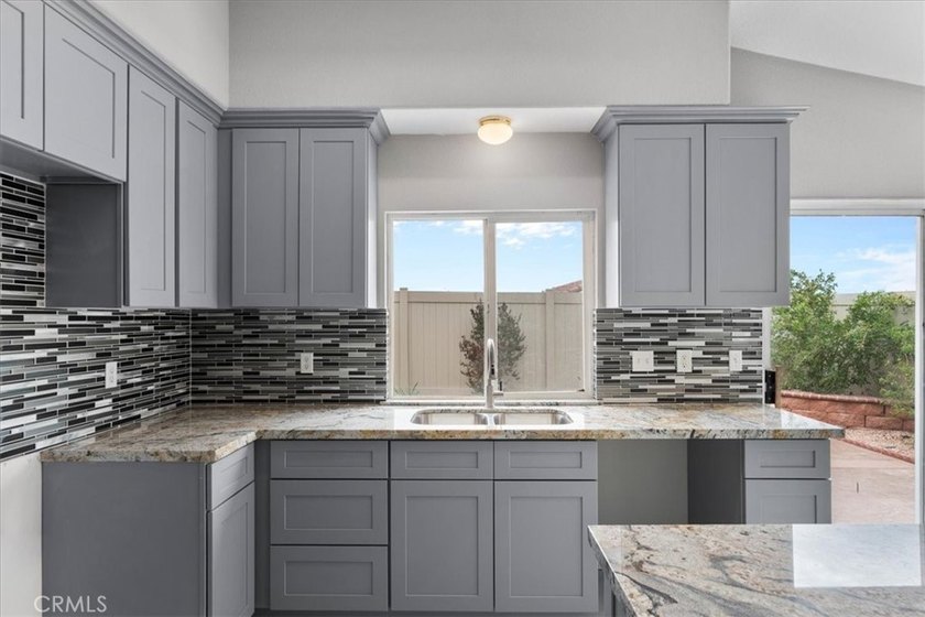 Deal of the Century - A Must-See! Located in the desirable - photo 13